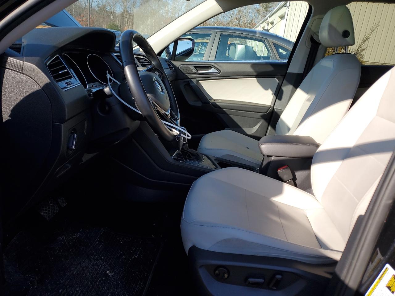 2018 Volkswagen Tiguan - Image 7