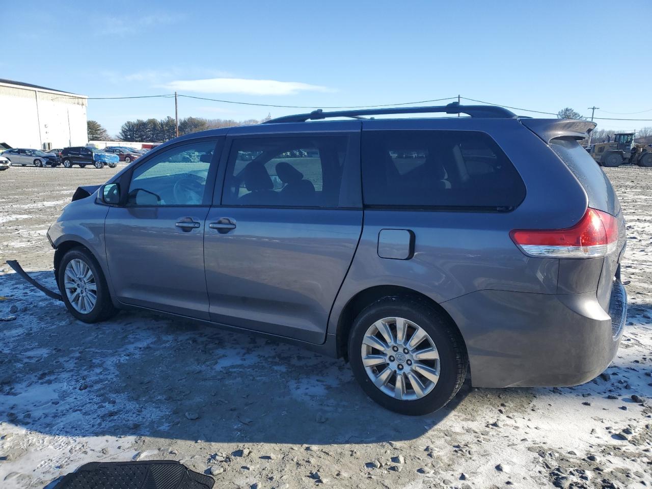 2011 Toyota Sienna - Image 2