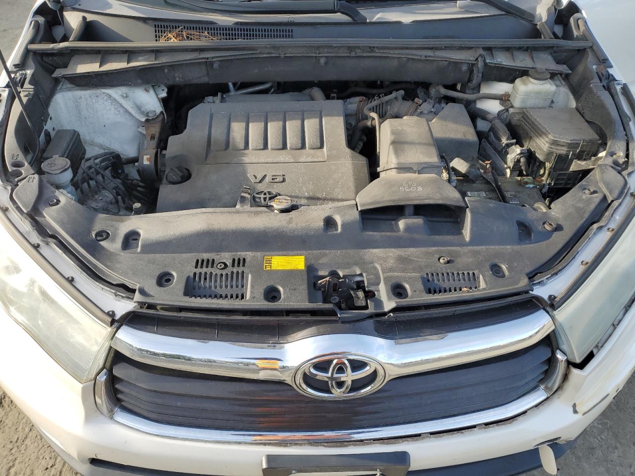 2015 Toyota Highlander - Image 12