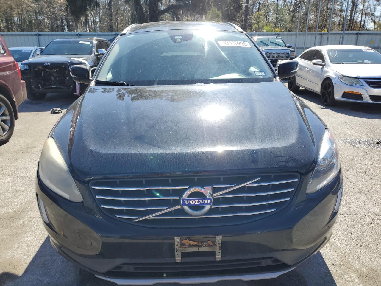 2016 Volvo XC60 - Image 5