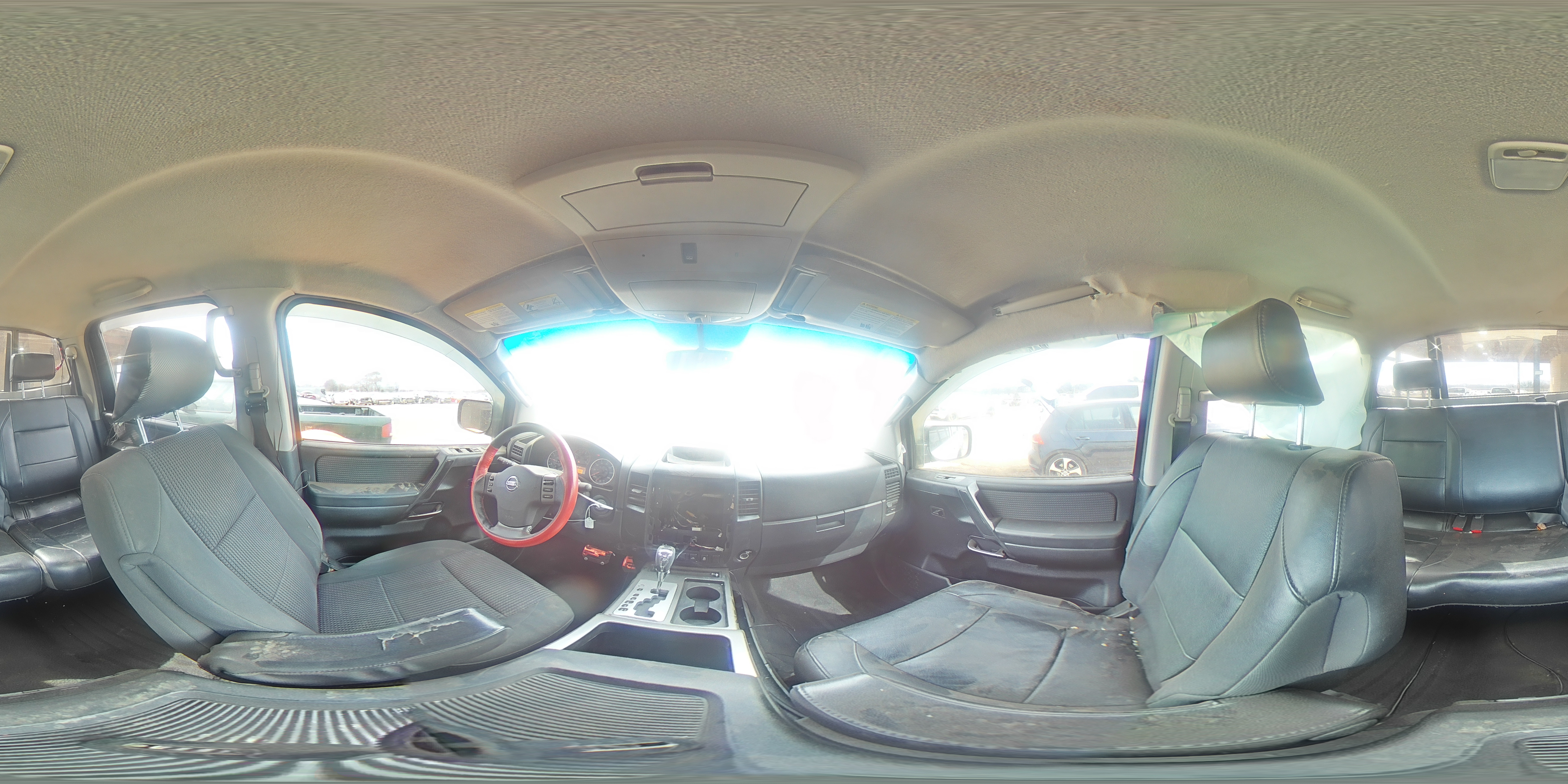 2012 Nissan Titan - Image 13