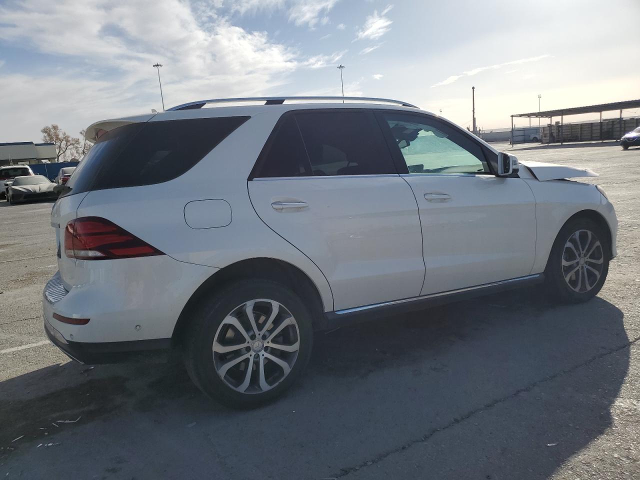 2016 Mercedes-Benz GLE - Image 3