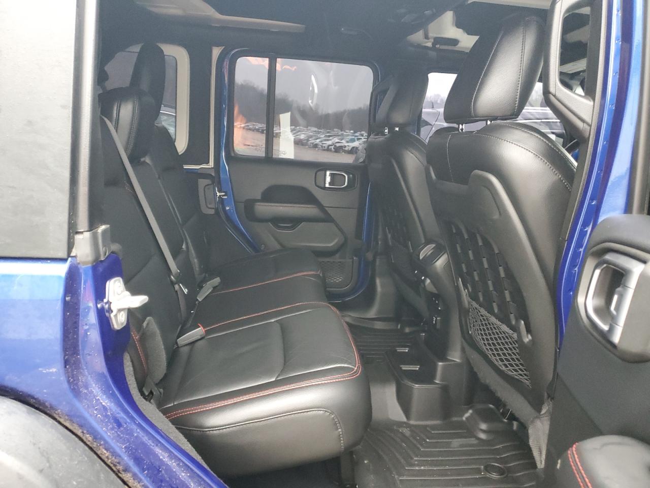 2018 Jeep Wrangler - Image 11