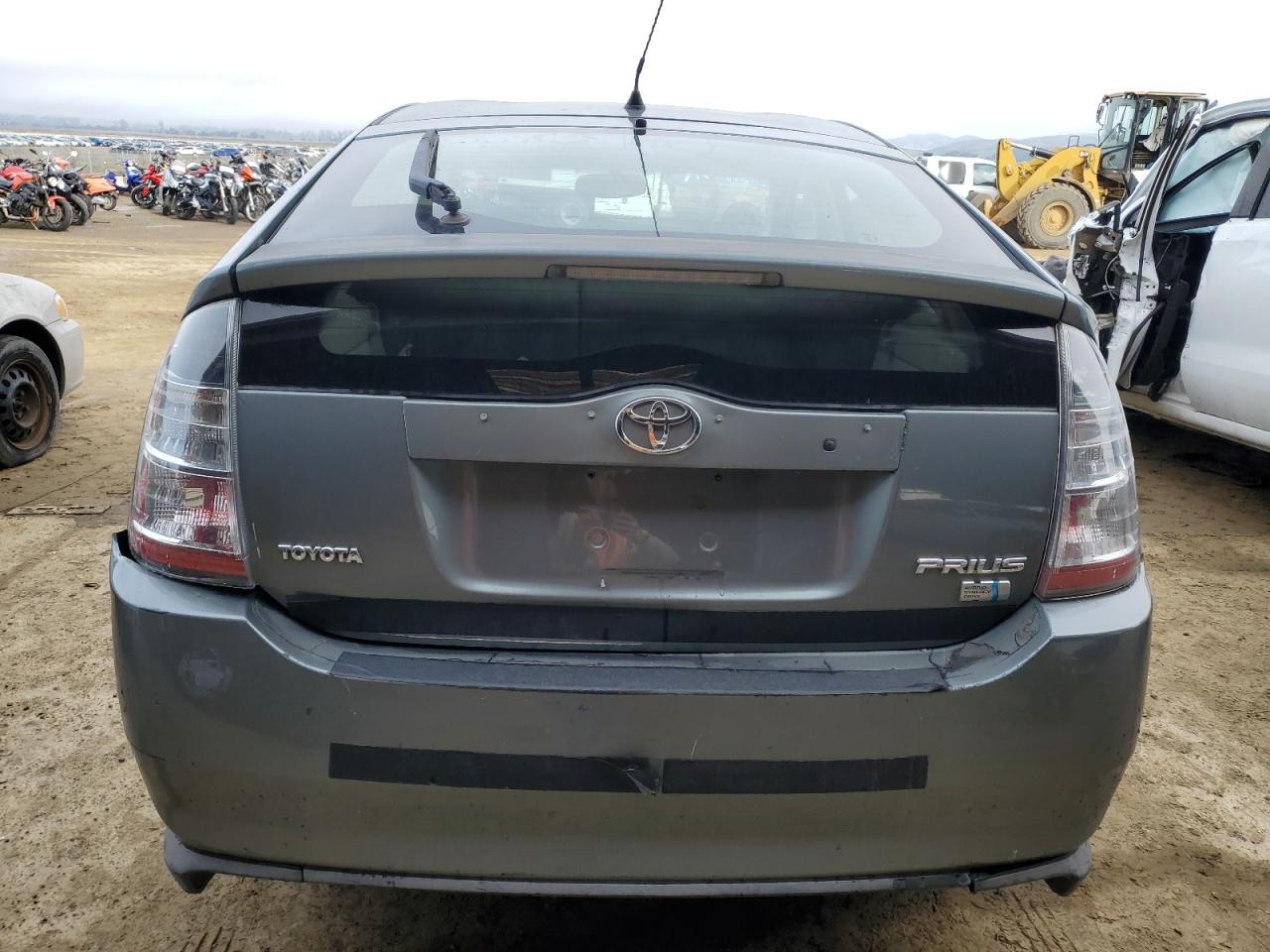 2005 Toyota Prius - Image 6