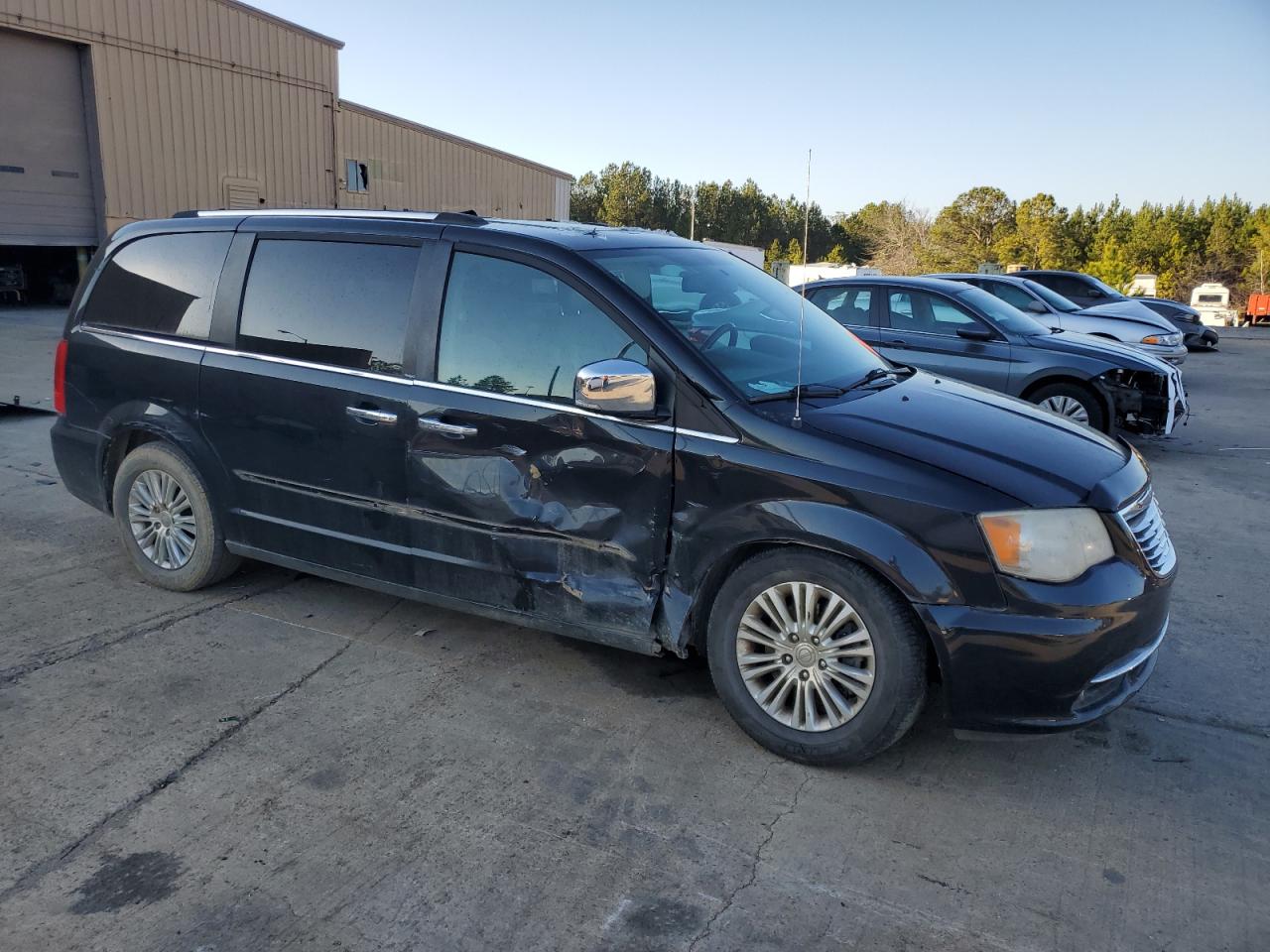 2012 Chrysler Town & Country - Image 4