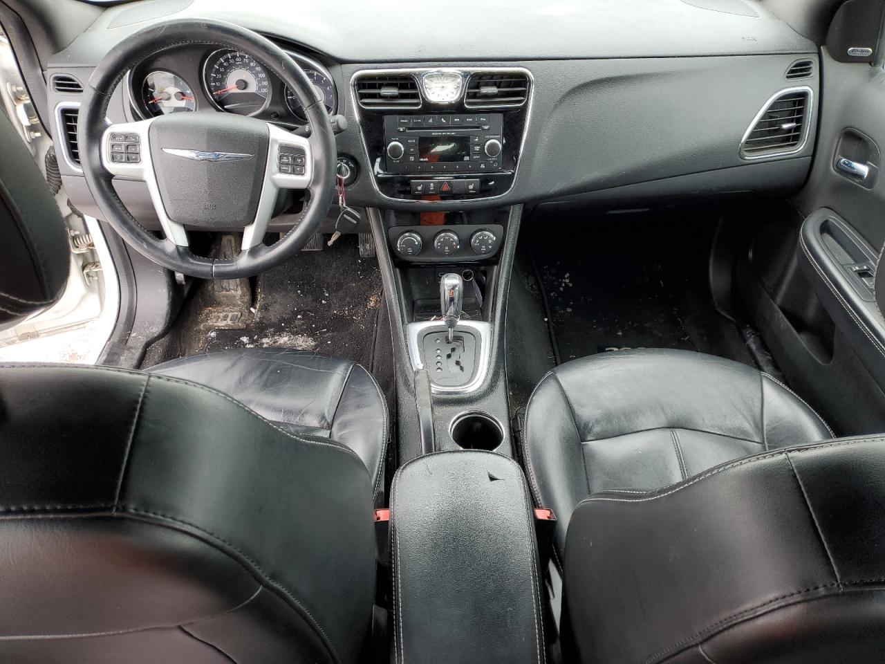 2014 Chrysler 200 - Image 8