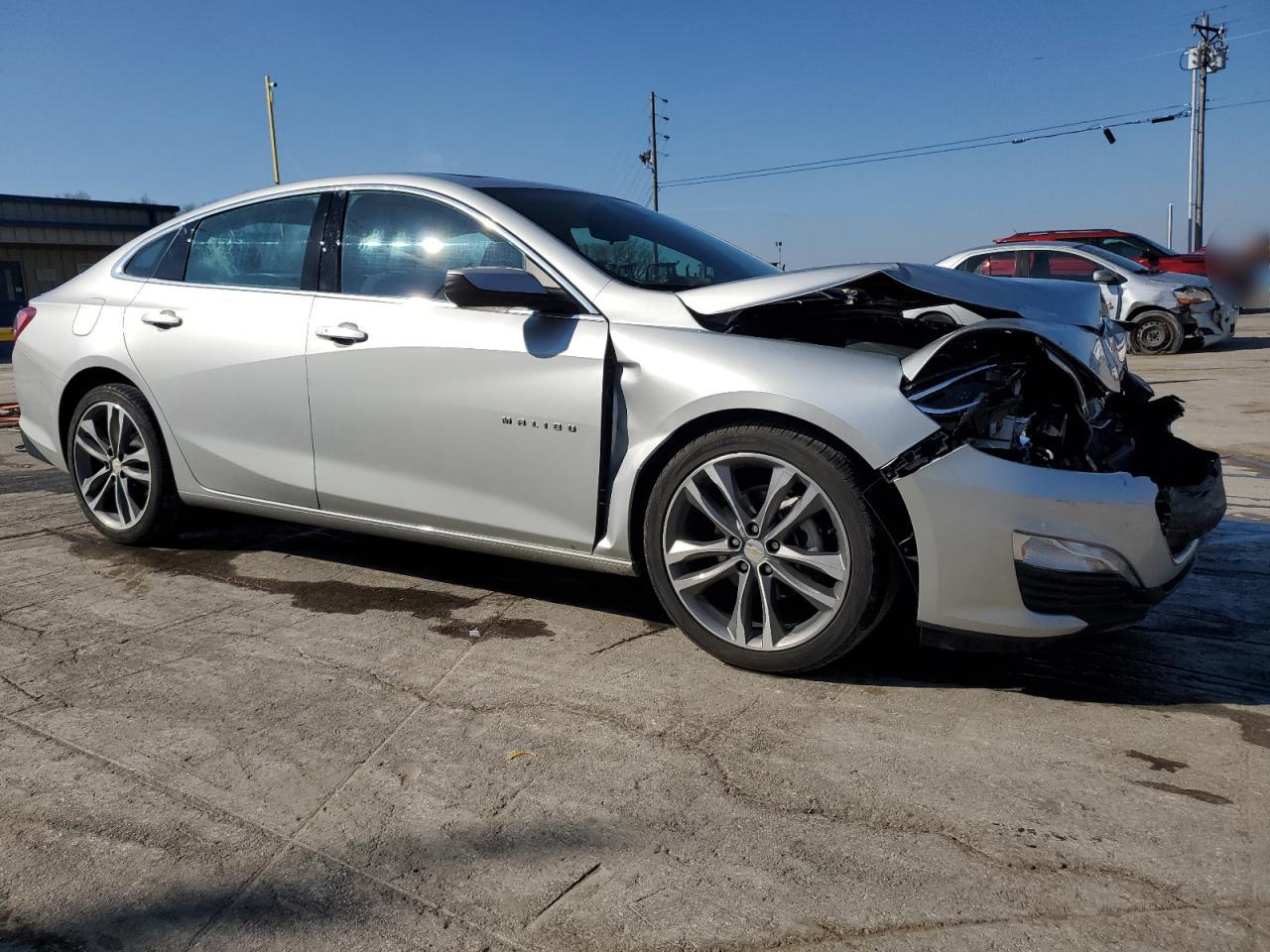 2022 Chevrolet Malibu - Image 4