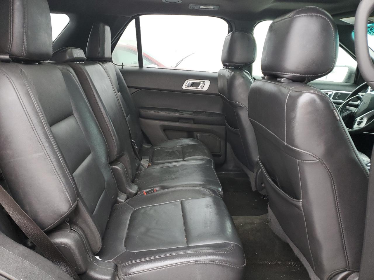 2015 Ford Explorer - Image 12