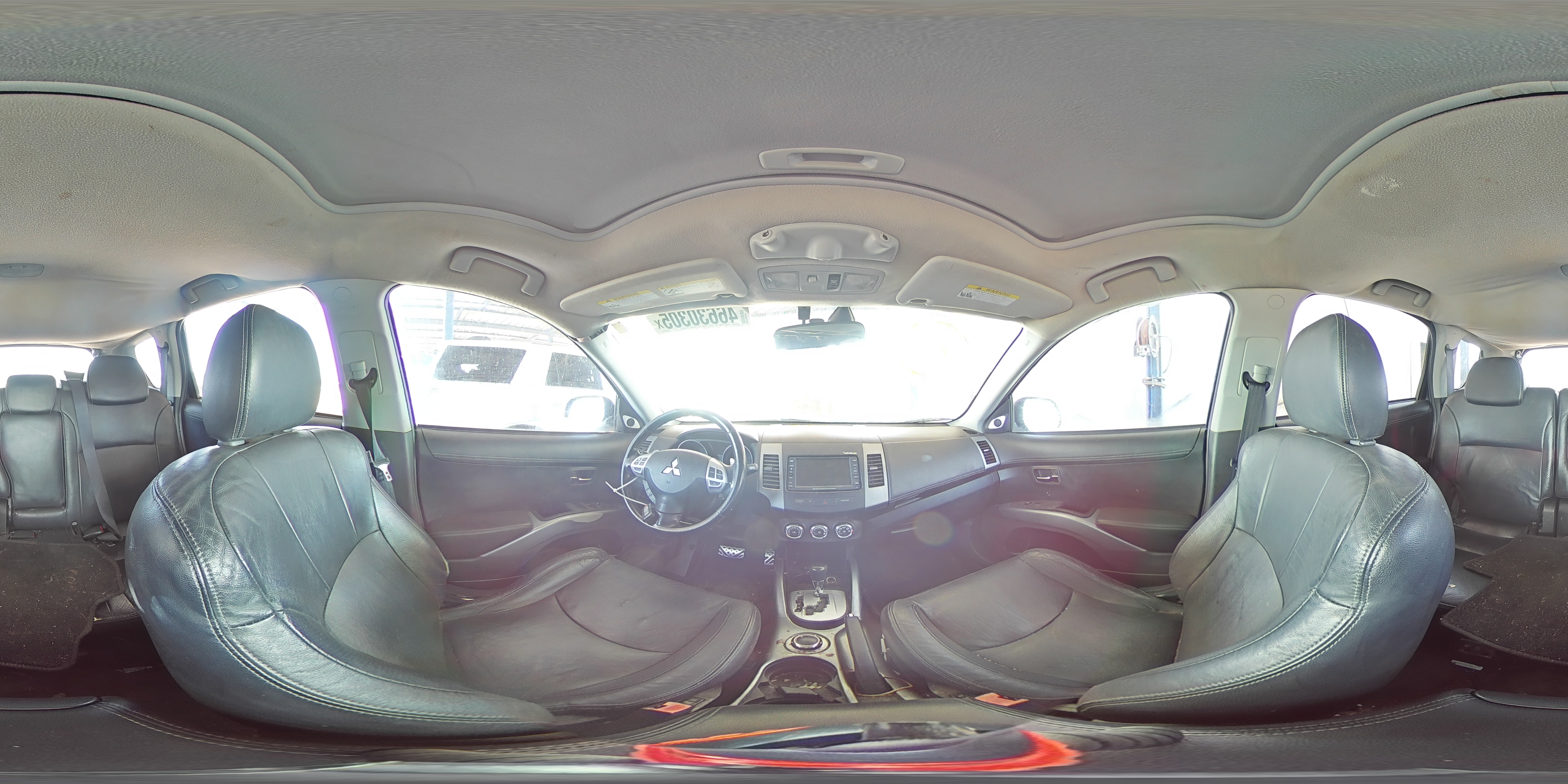 2010 Mitsubishi Outlander - Image 14