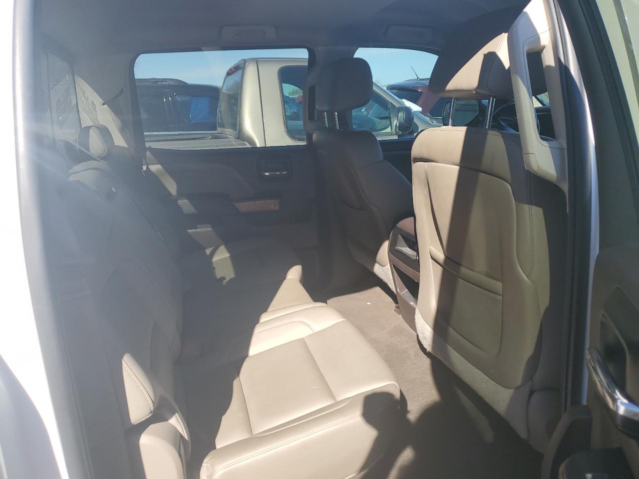 2014 Chevrolet Silverado - Image 10