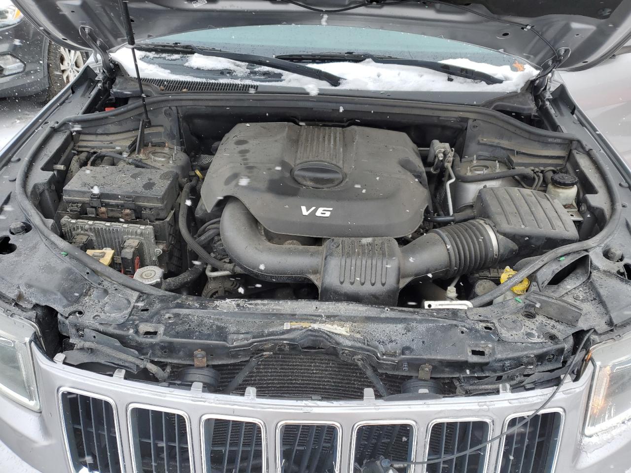 2015 Jeep Grand Cherokee - Image 12