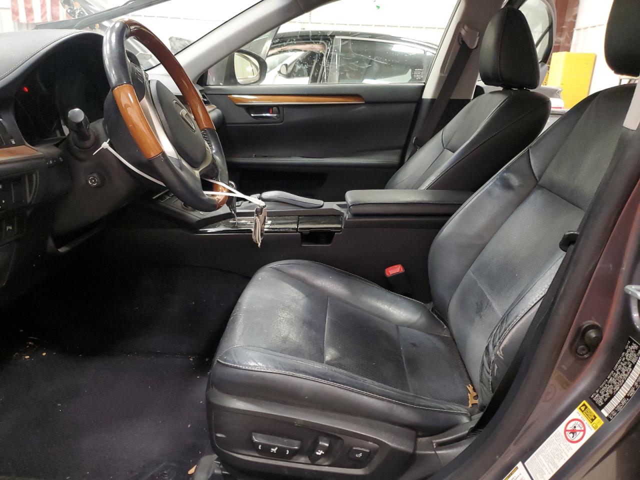 2015 Lexus ES - Image 7