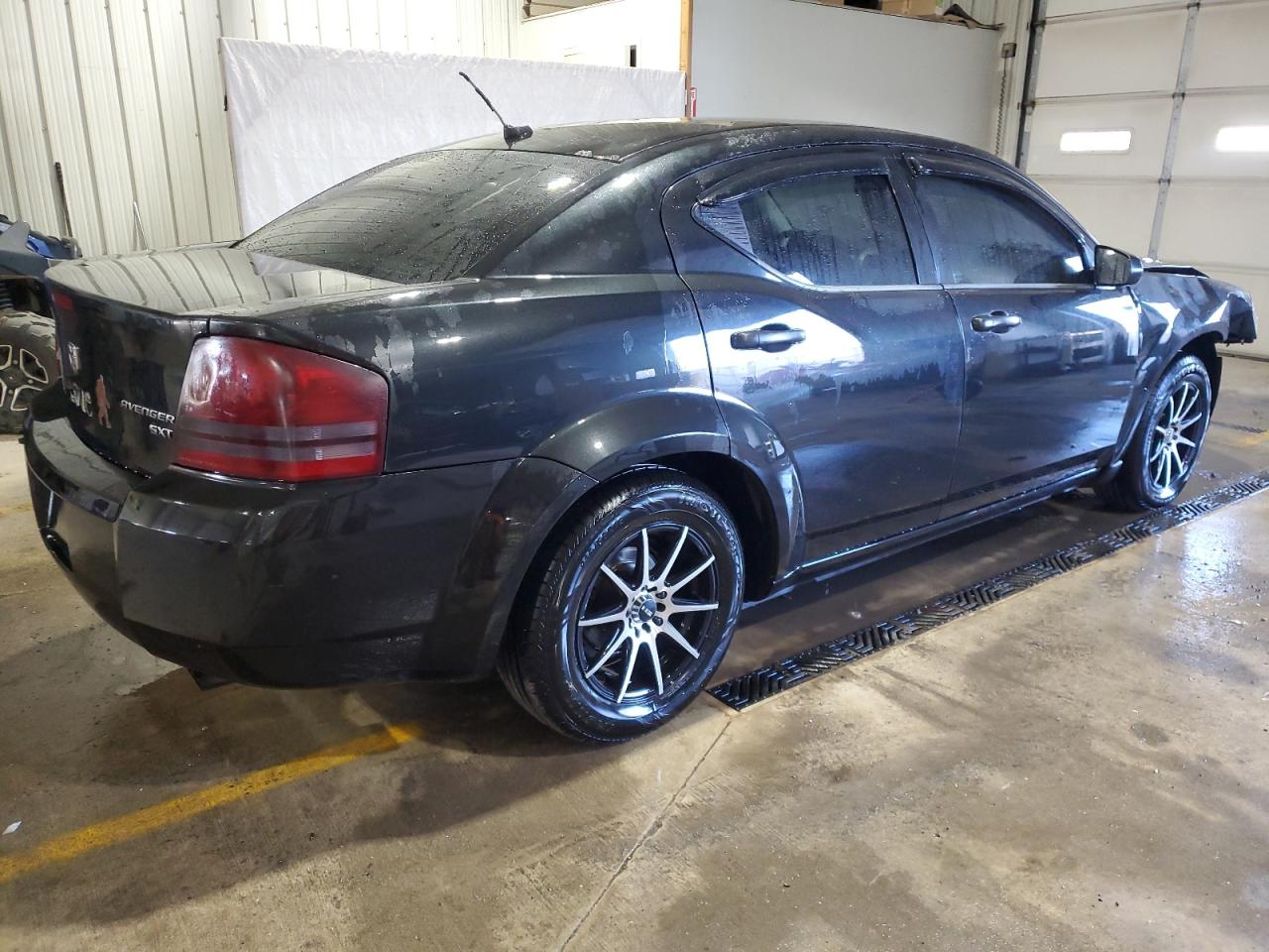 2010 Dodge Avenger - Image 3