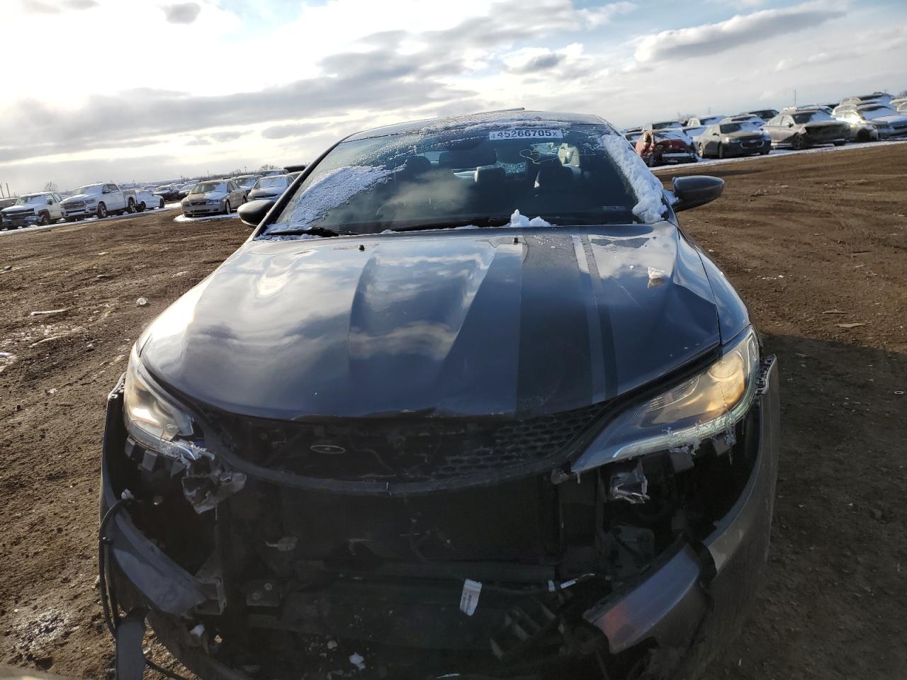 2016 Chrysler 200 - Image 5