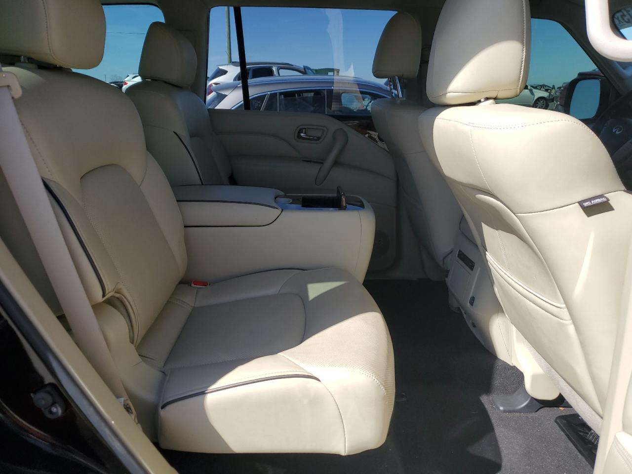 2018 Infiniti QX80 - Image 11