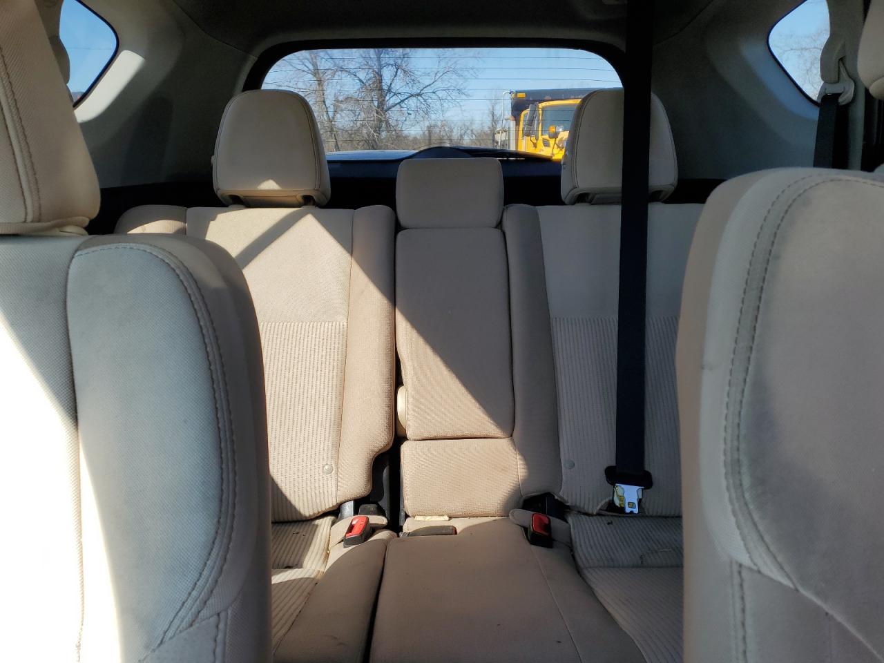 2015 Toyota RAV 4 - Image 10