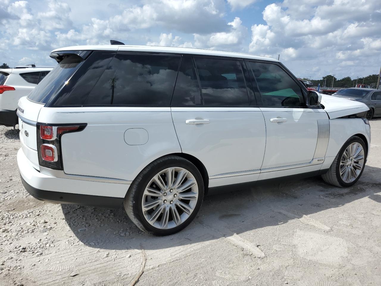 2019 Land Rover Range Rover - Image 3