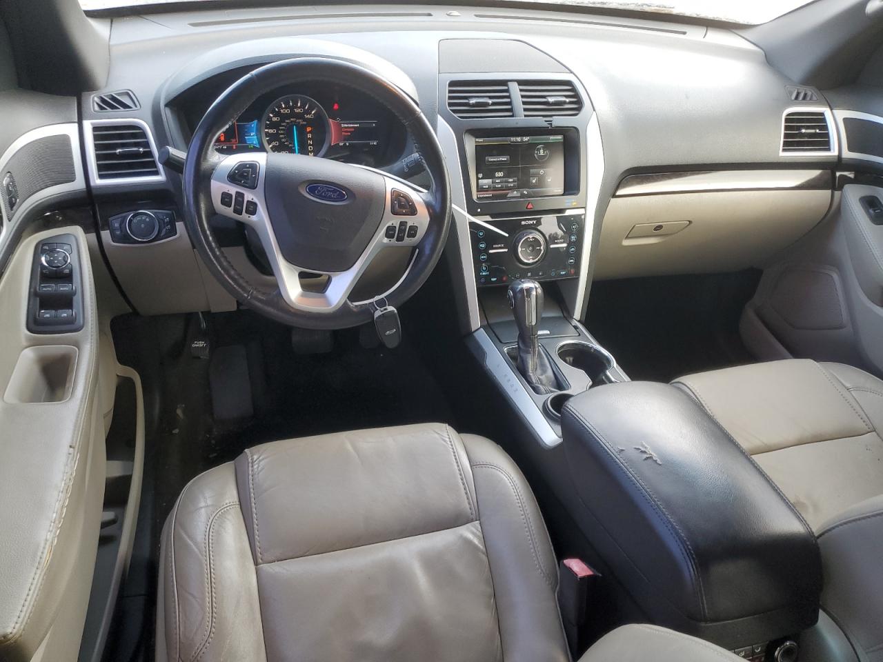 2014 Ford Explorer - Image 8