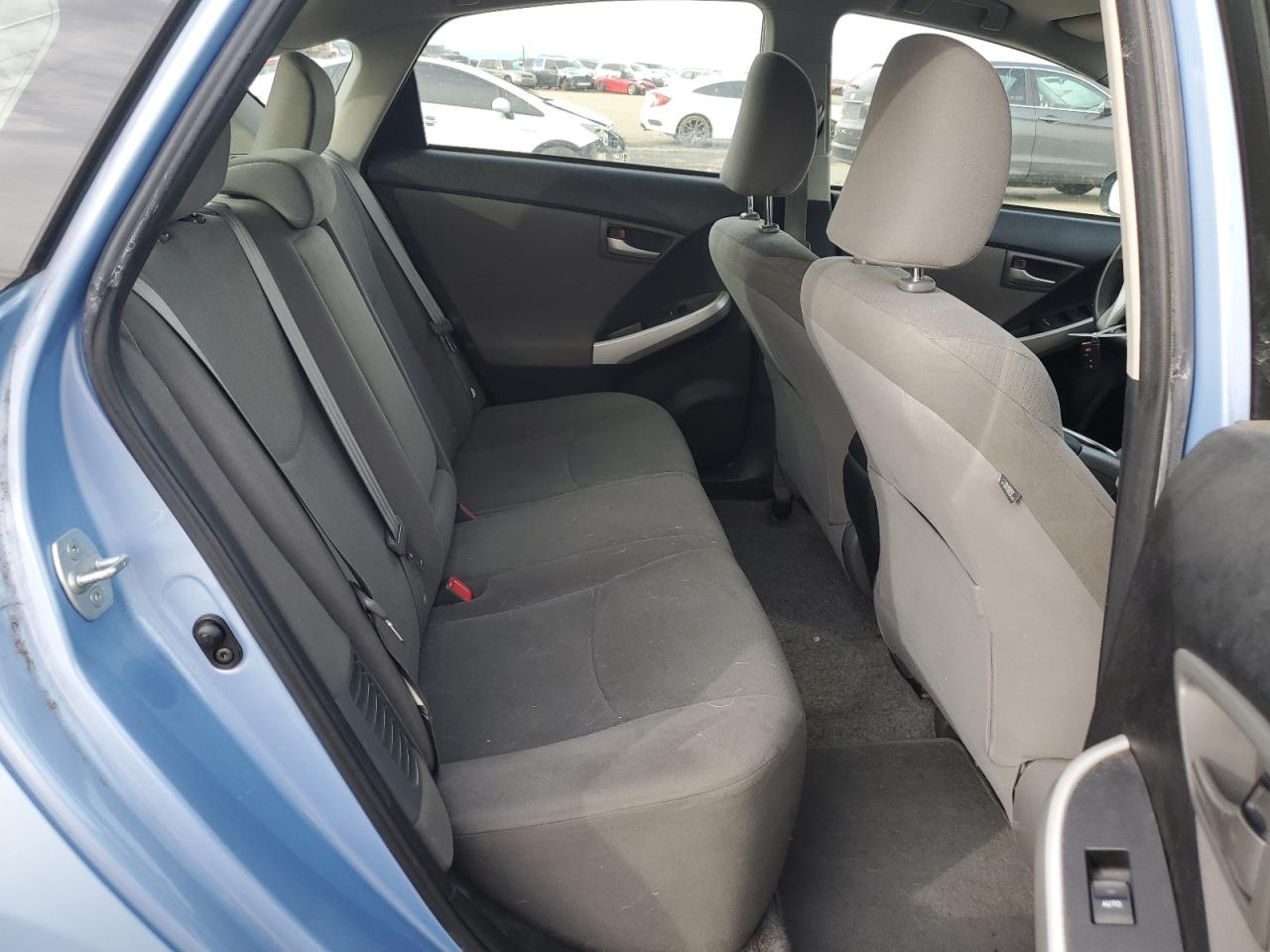 2013 Toyota Prius - Image 10