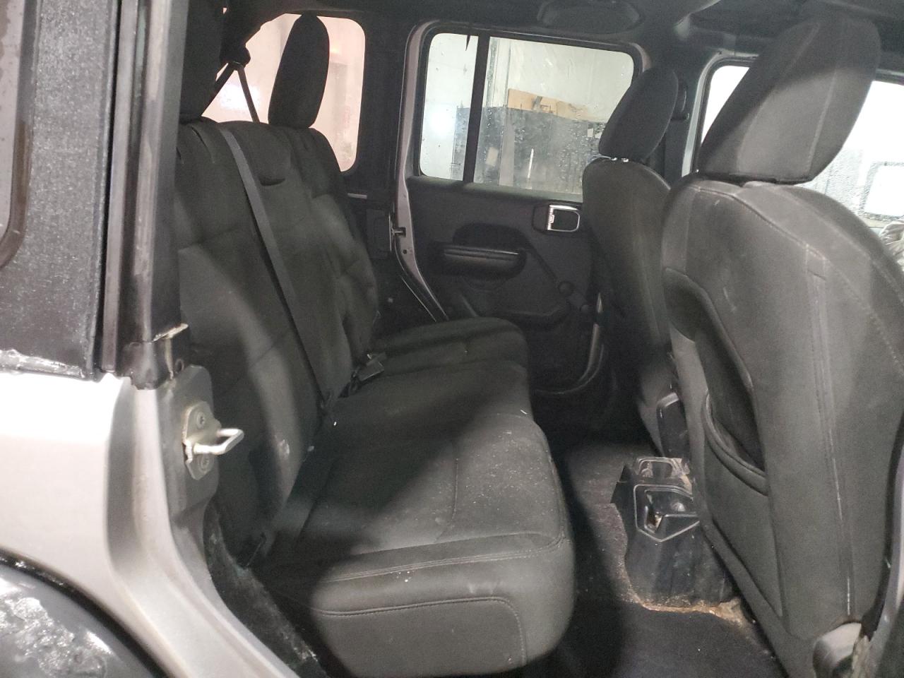 2018 Jeep Wrangler - Image 11