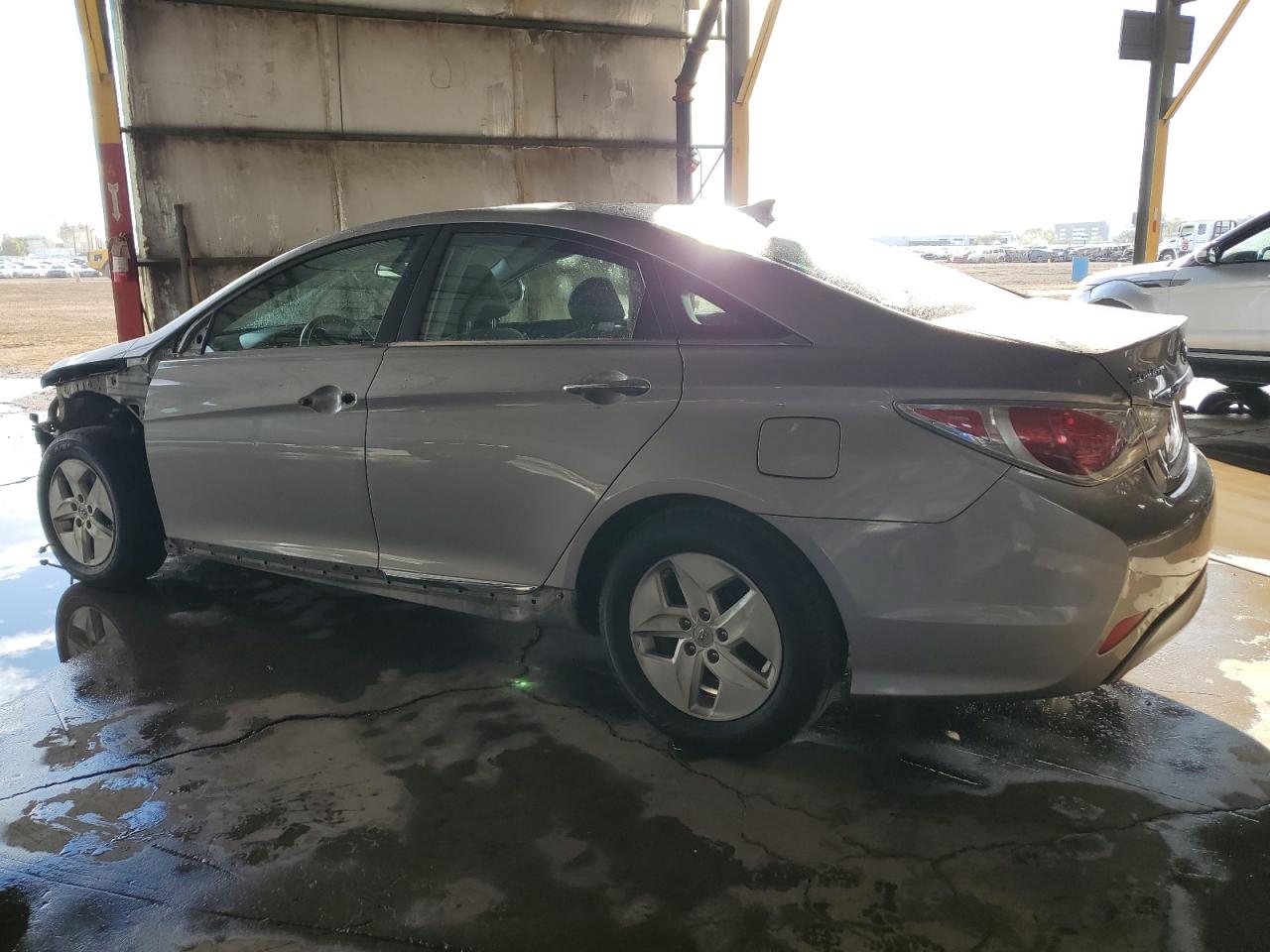 2012 Hyundai Sonata - Image 2
