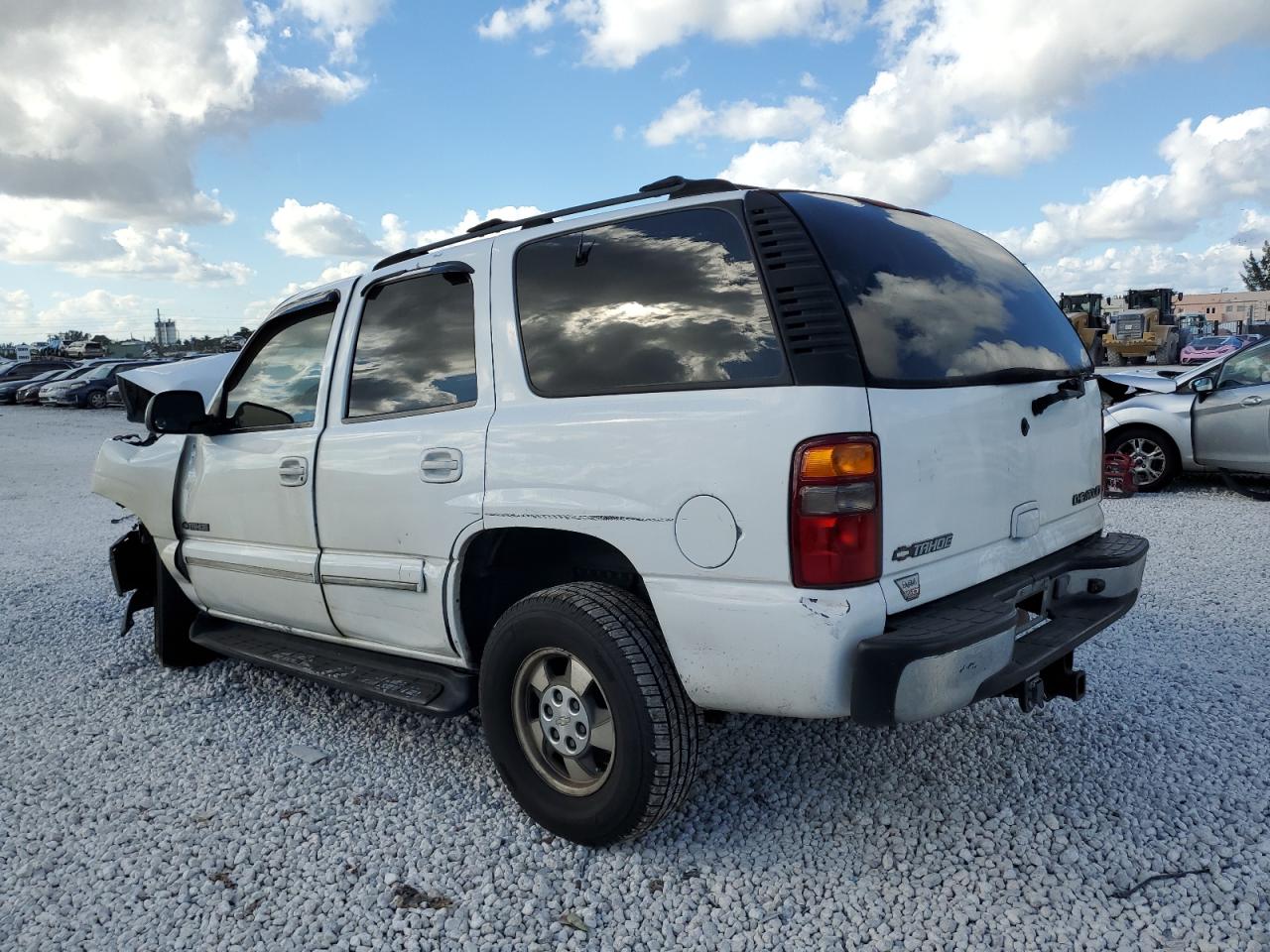 2001 Chevrolet Tahoe - Image 2