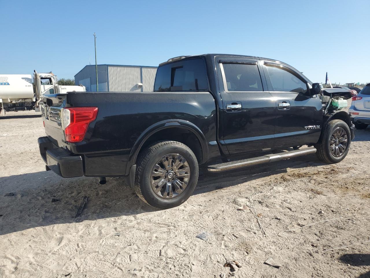 2017 Nissan Titan - Image 3