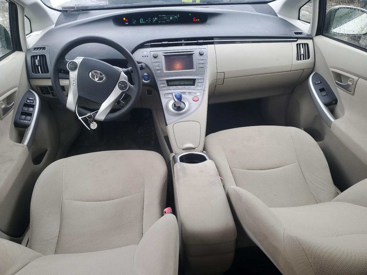 2012 Toyota Prius - Image 8
