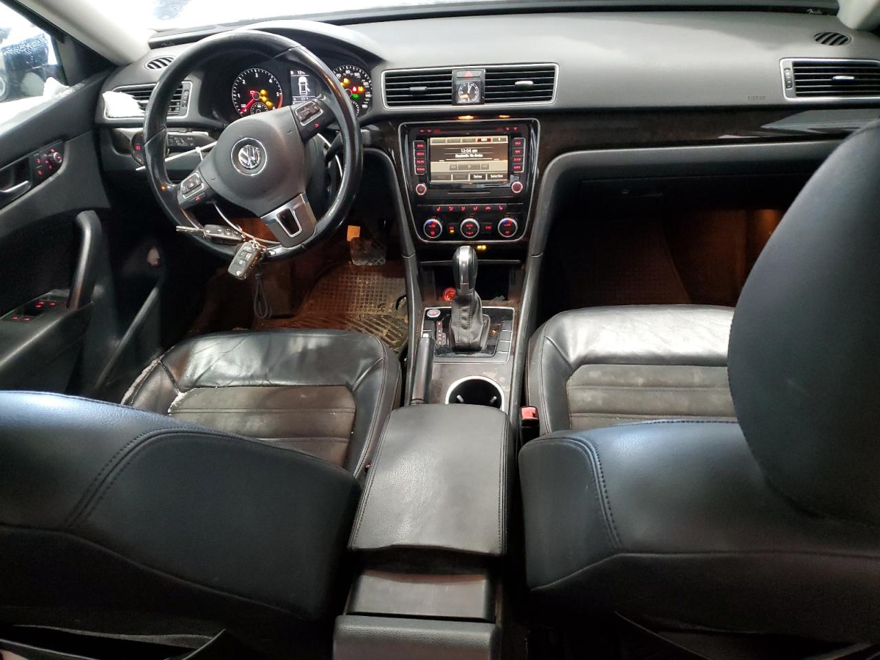 2015 Volkswagen Passat - Image 8