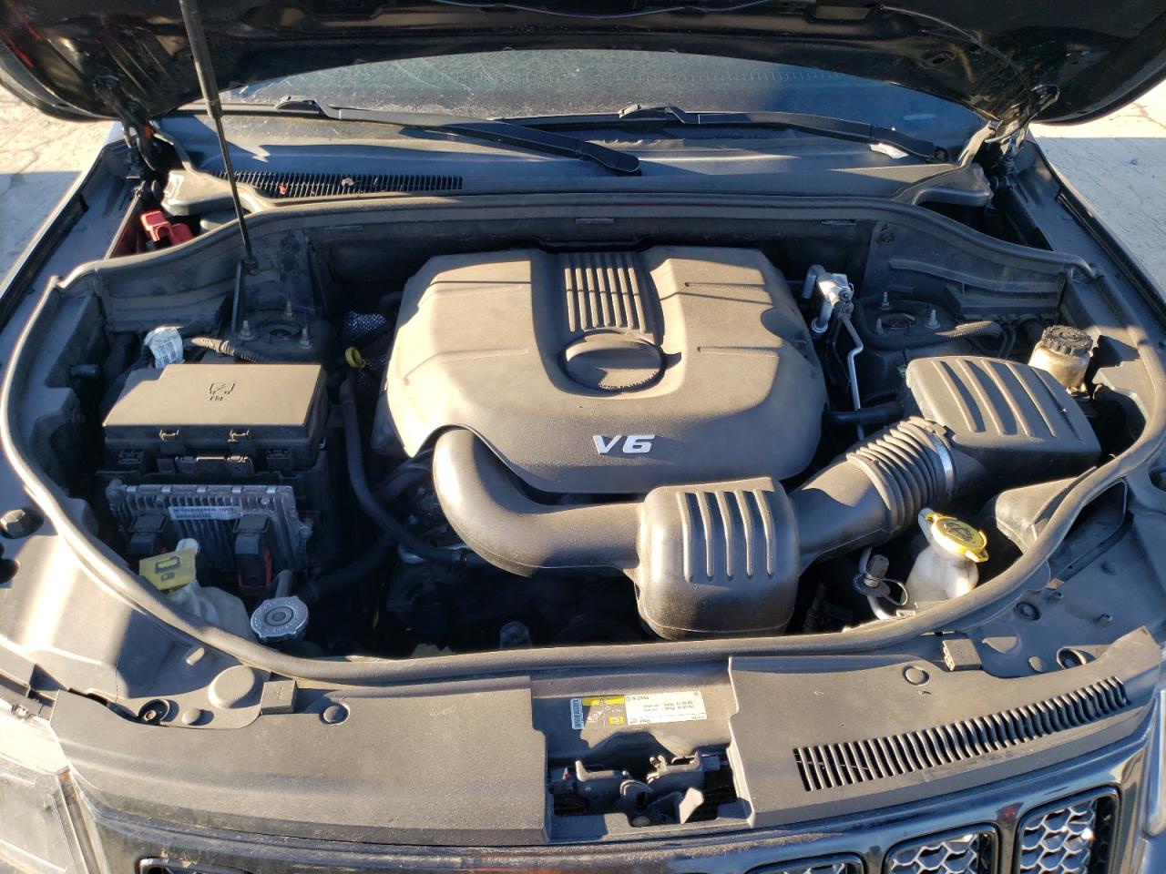 2014 Jeep Grand Cherokee - Image 12