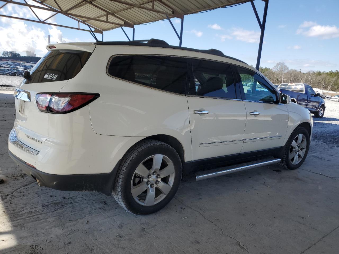 2015 Chevrolet Traverse - Image 3