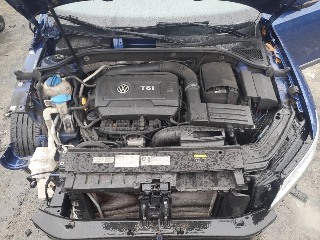 2017 Volkswagen Passat - Image 11