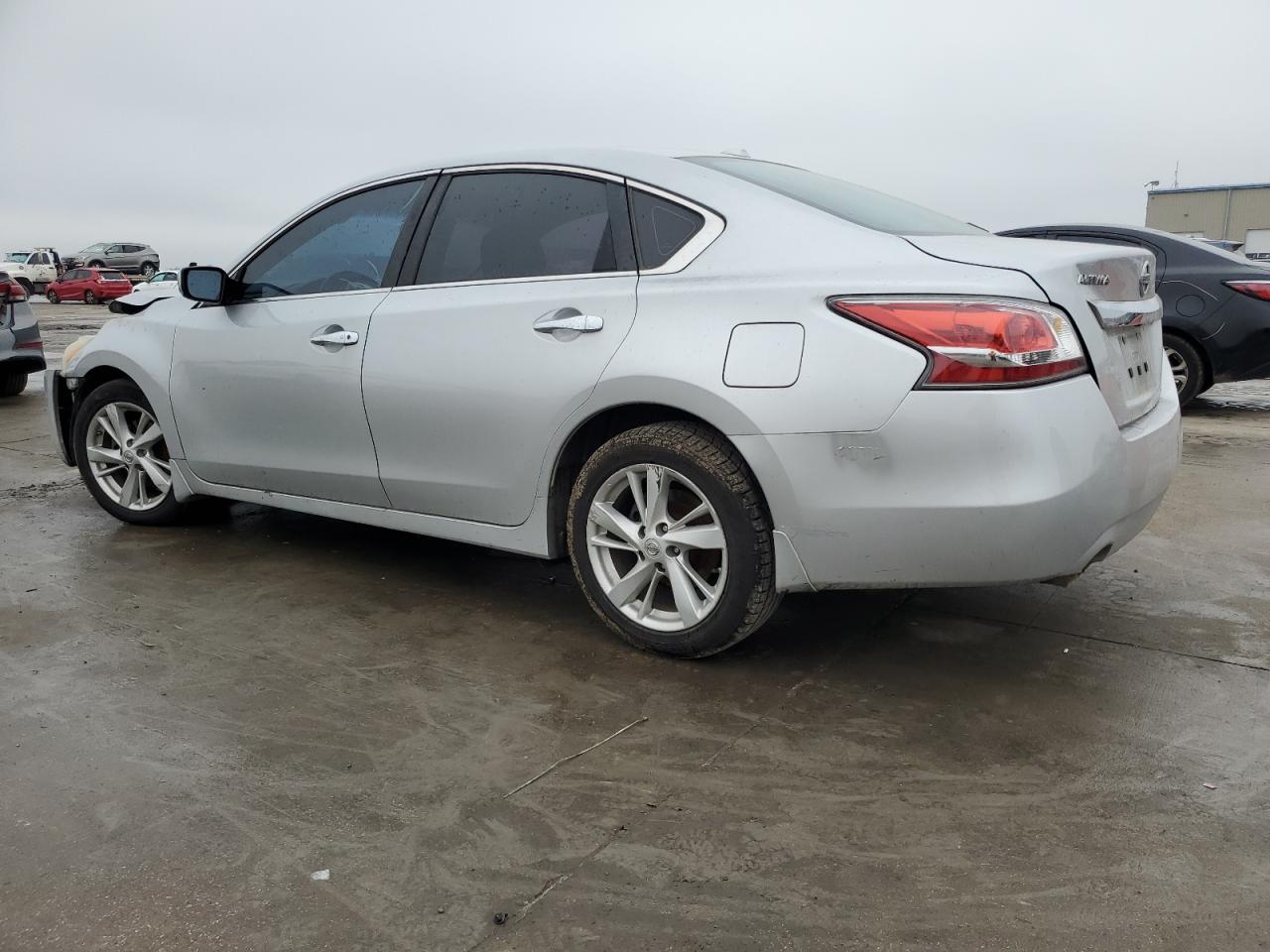 2015 Nissan Altima - Image 2