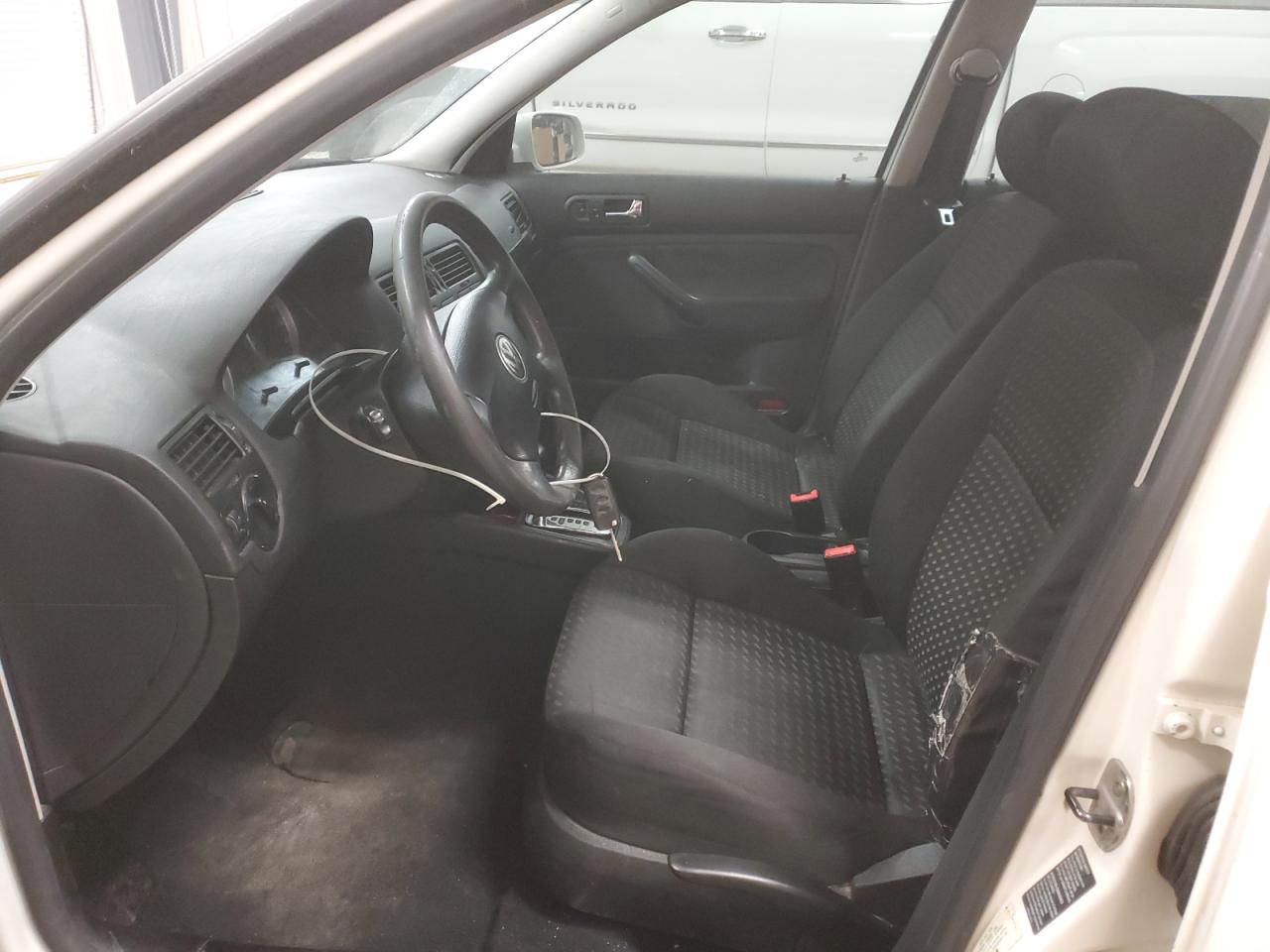 2004 Volkswagen Jetta - Image 7