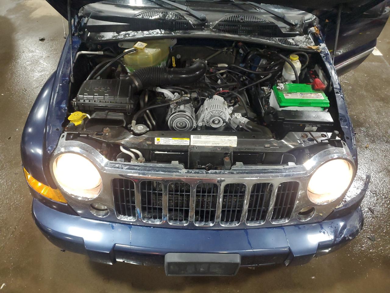 2007 Jeep Liberty (North America) - Image 12
