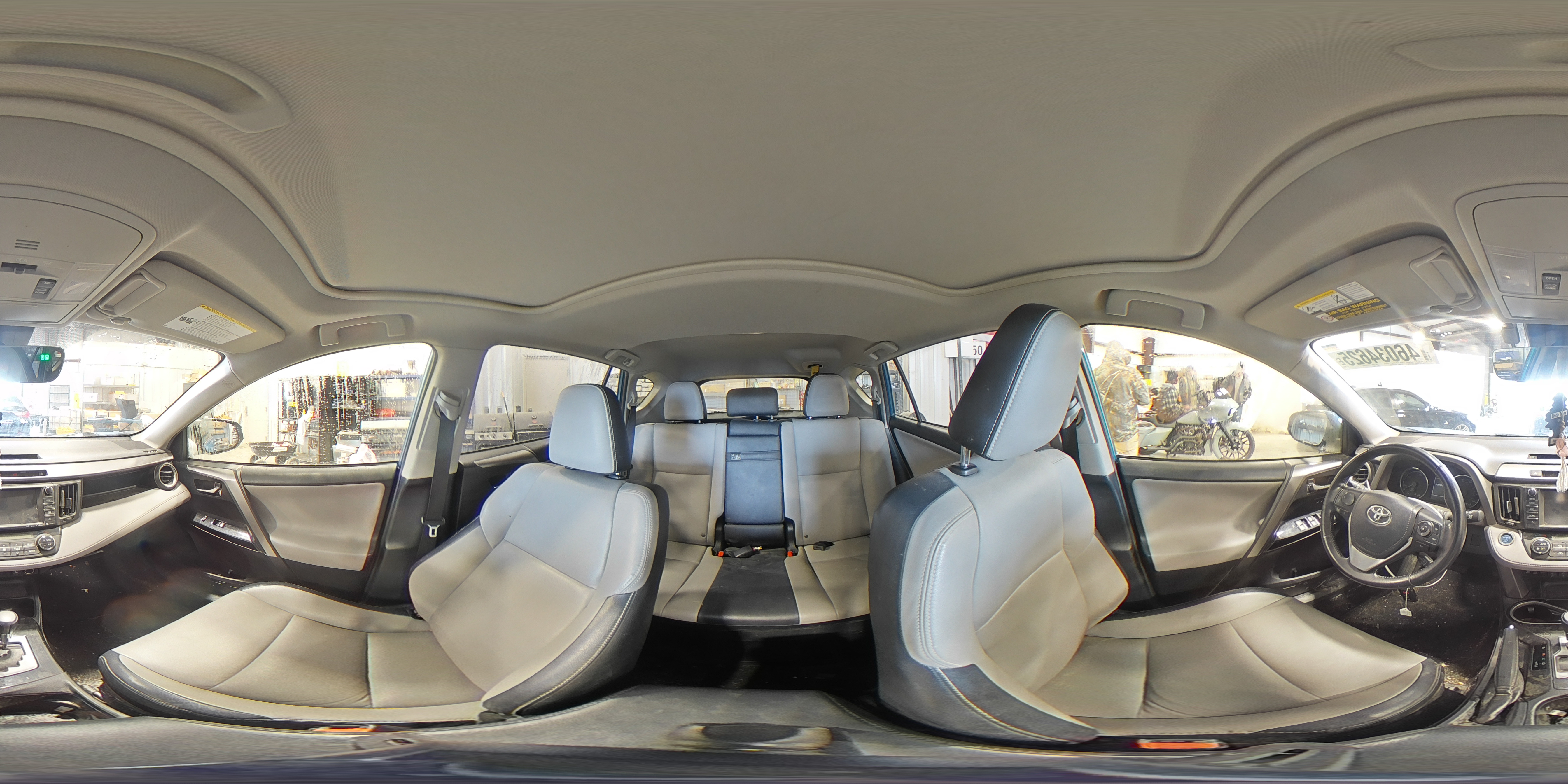 2016 Toyota RAV 4 - Image 12