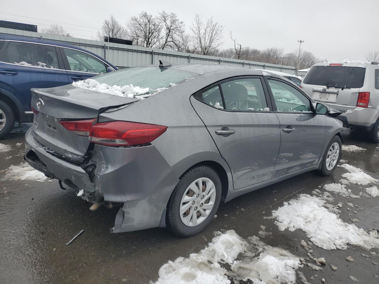 2018 Hyundai Elantra - Image 3