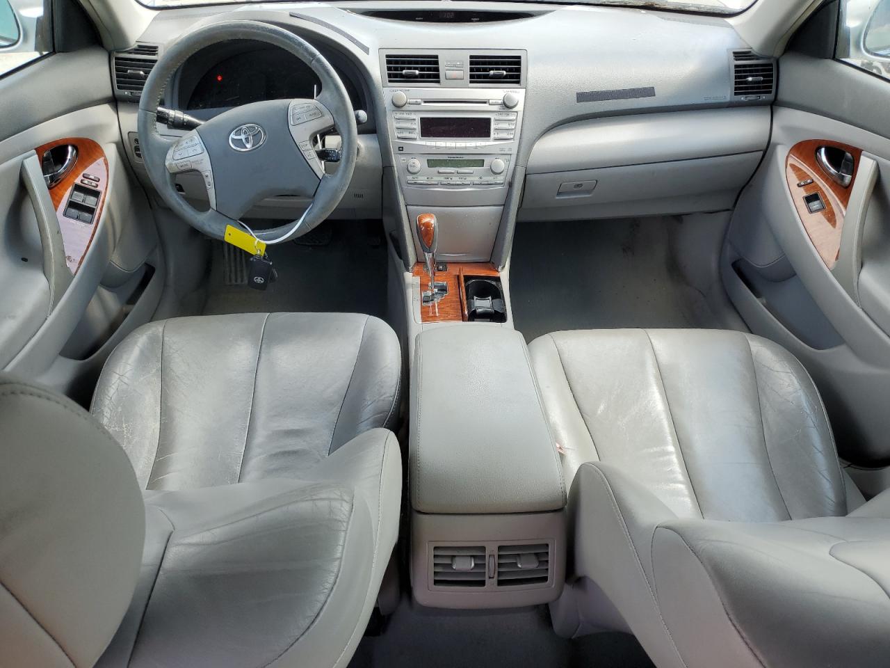 2011 Toyota Camry - Image 8