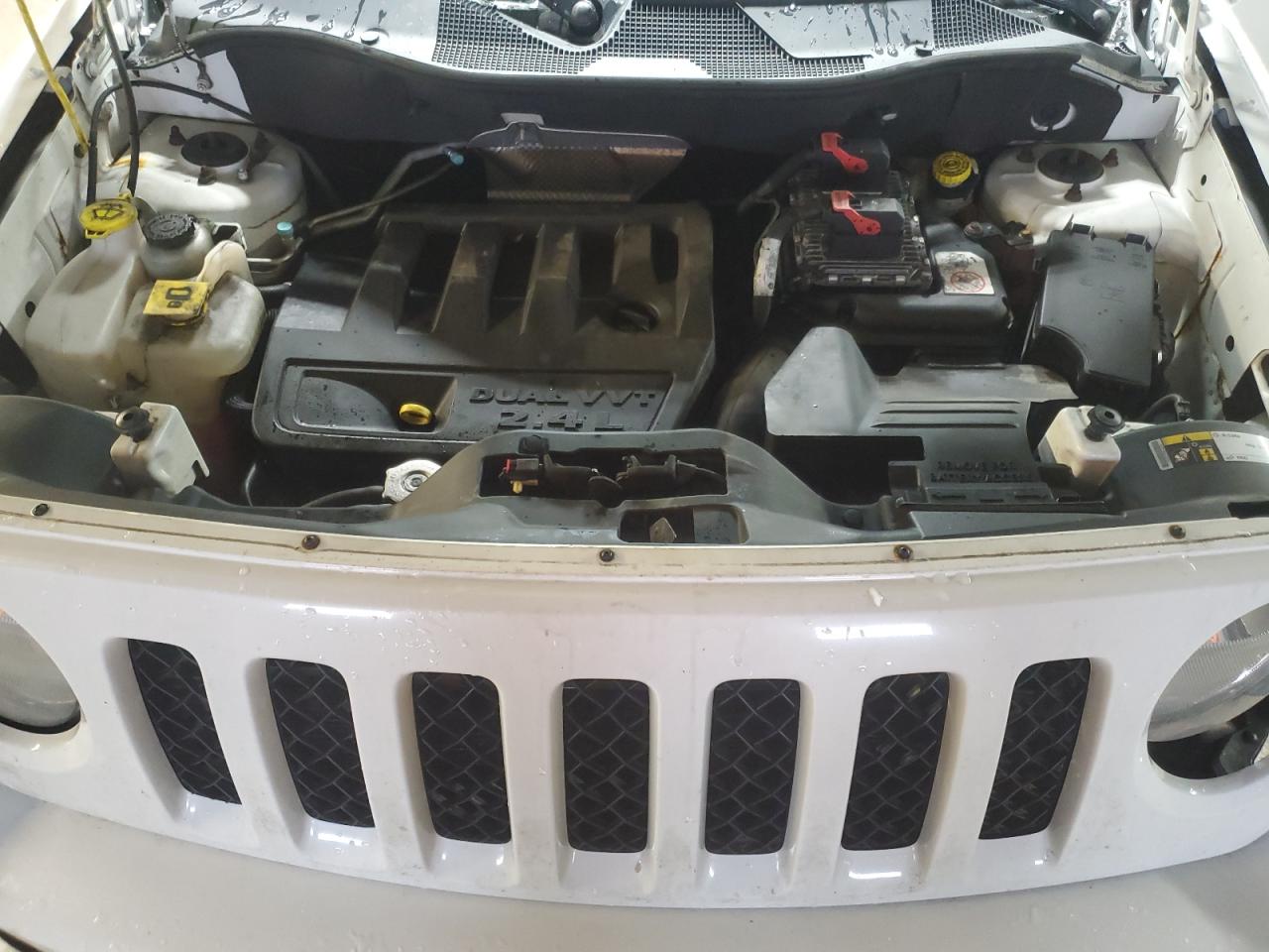 2015 Jeep Liberty (Patriot) - Image 12