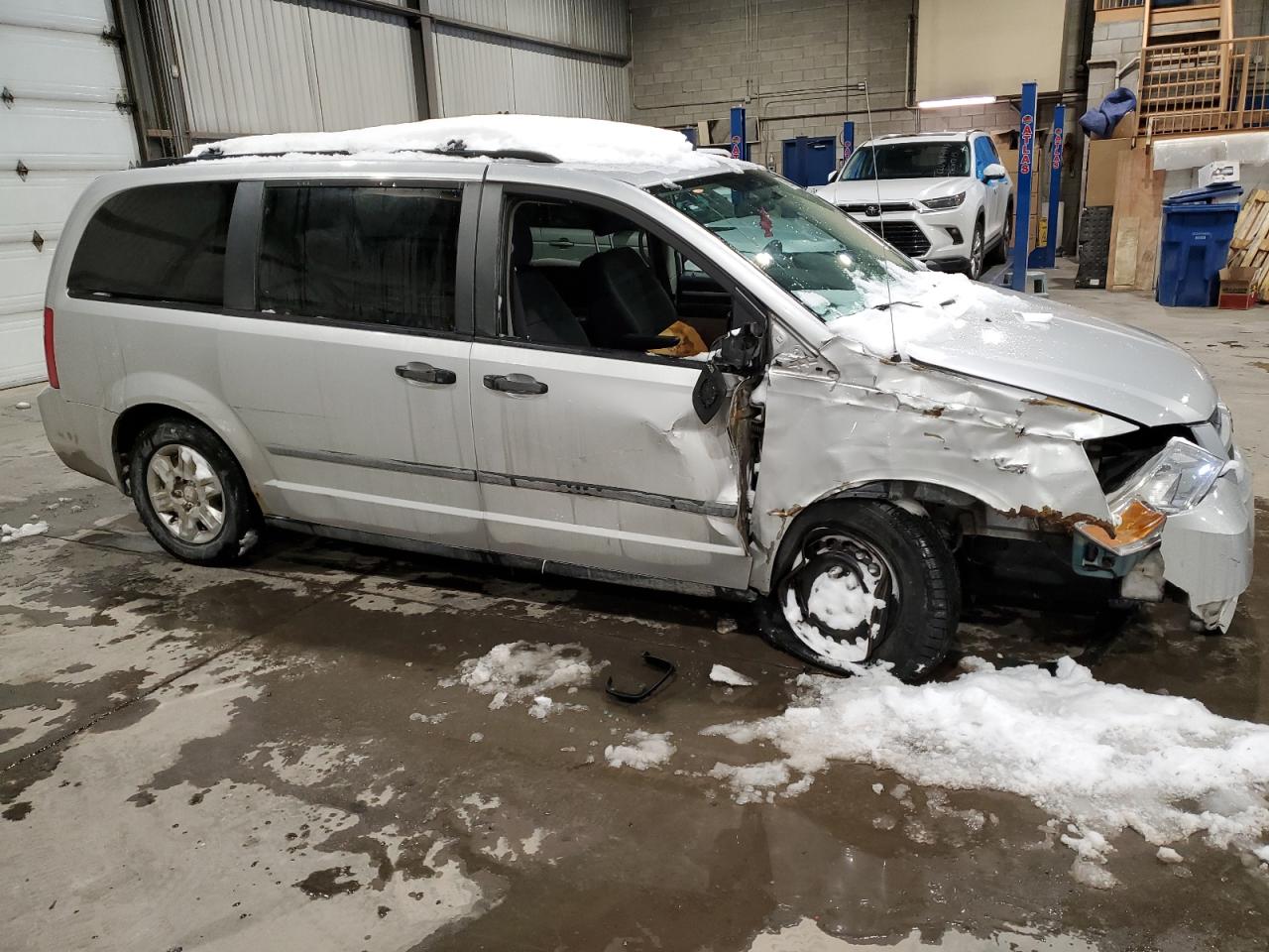 2010 Dodge Caravan - Image 4