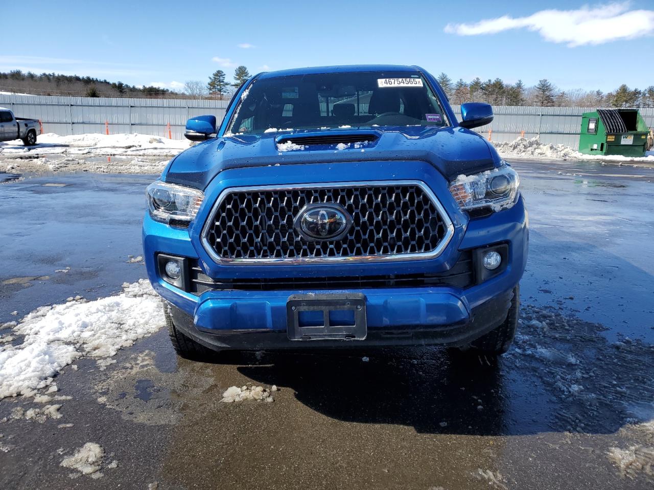 2018 Toyota Tacoma - Image 5