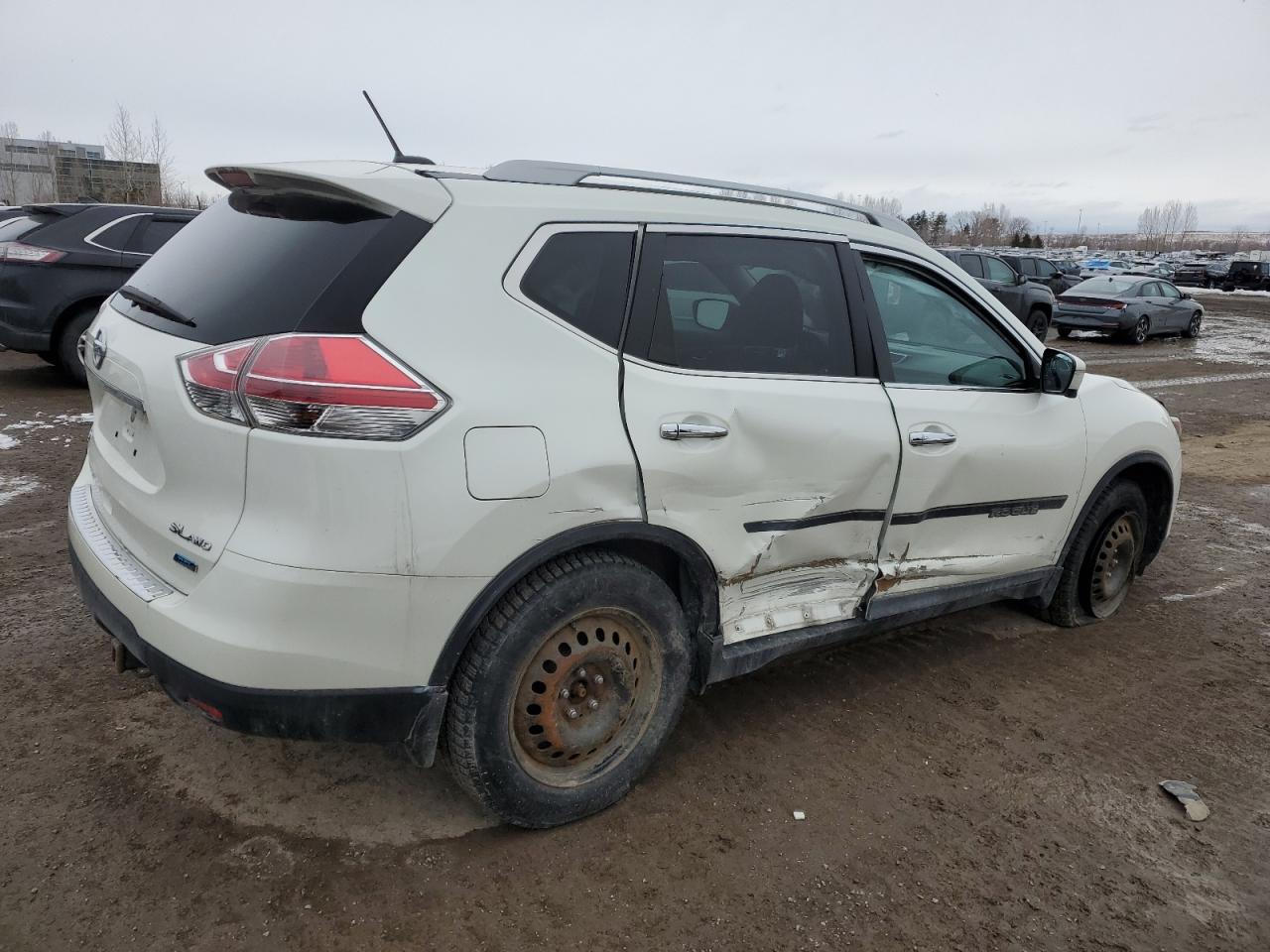 2015 Nissan Rogue - Image 3