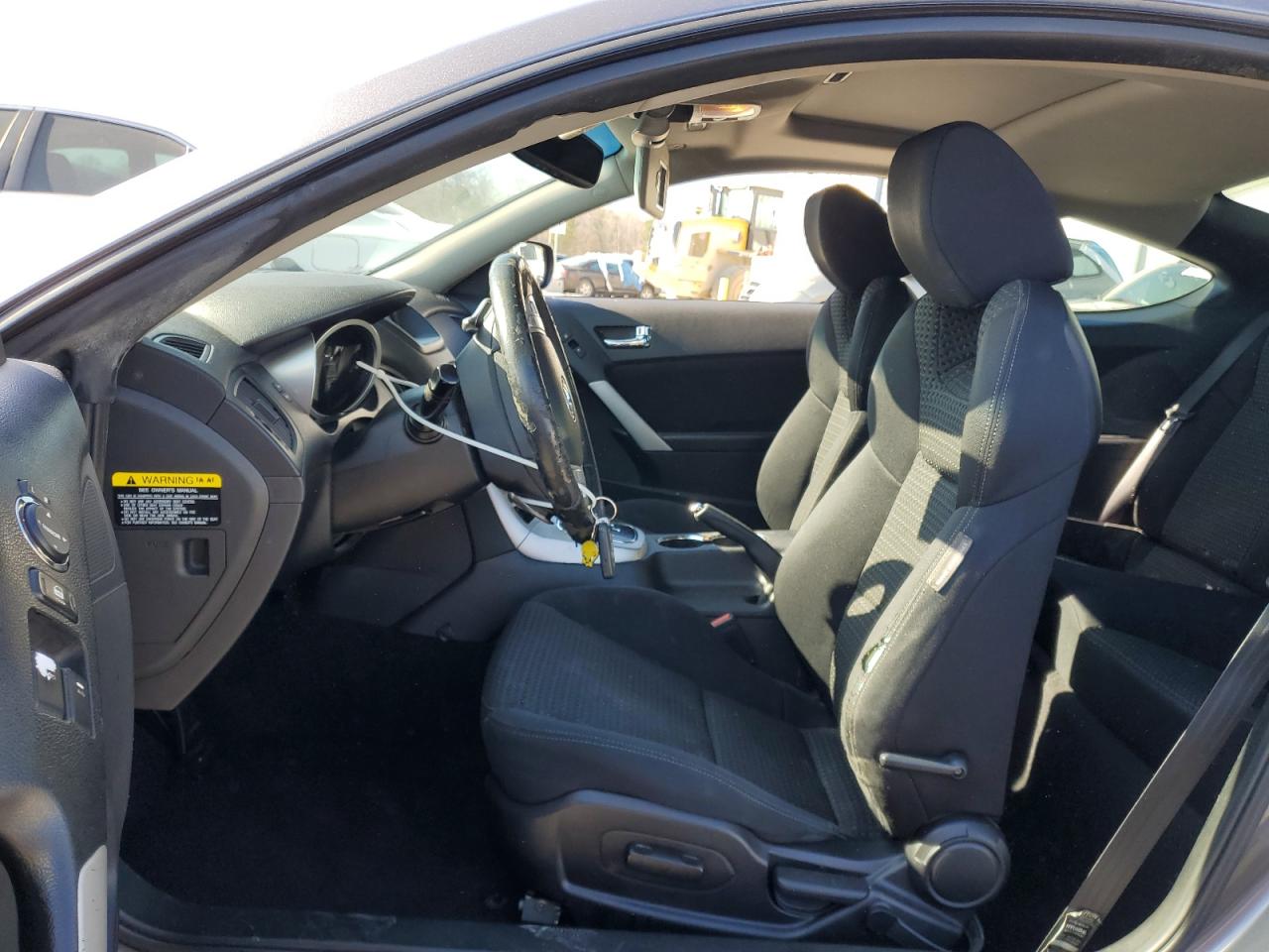 2010 Hyundai Genesis - Image 7