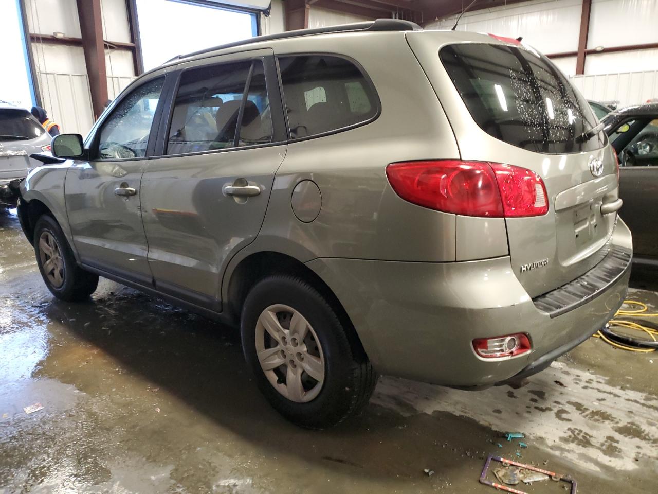 2009 Hyundai Santa Fe - Image 2