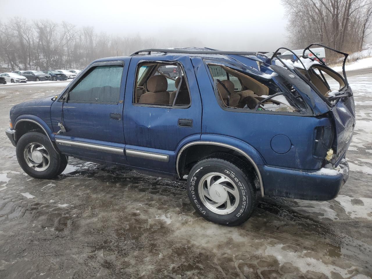 2001 Chevrolet Blazer - Image 2