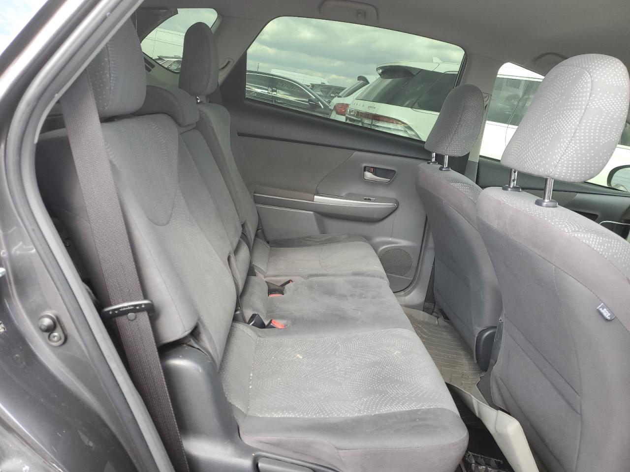 2012 Toyota Prius - Image 10