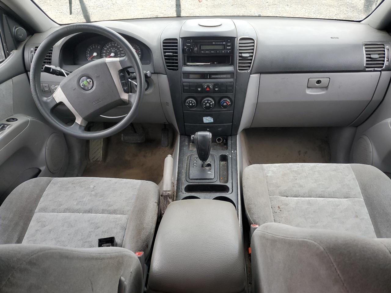 2005 Kia Sorento - Image 8