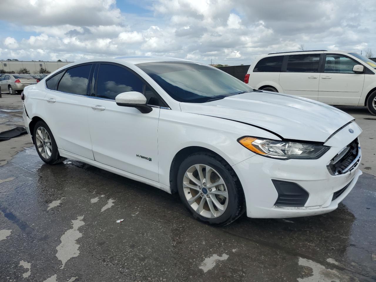 2019 Ford Fusion - Image 4