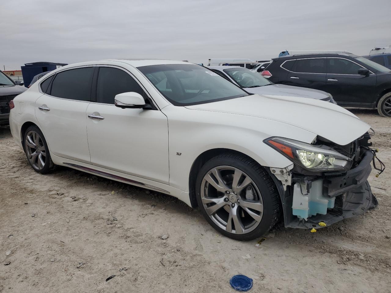 2018 Infiniti Q70 - Image 4