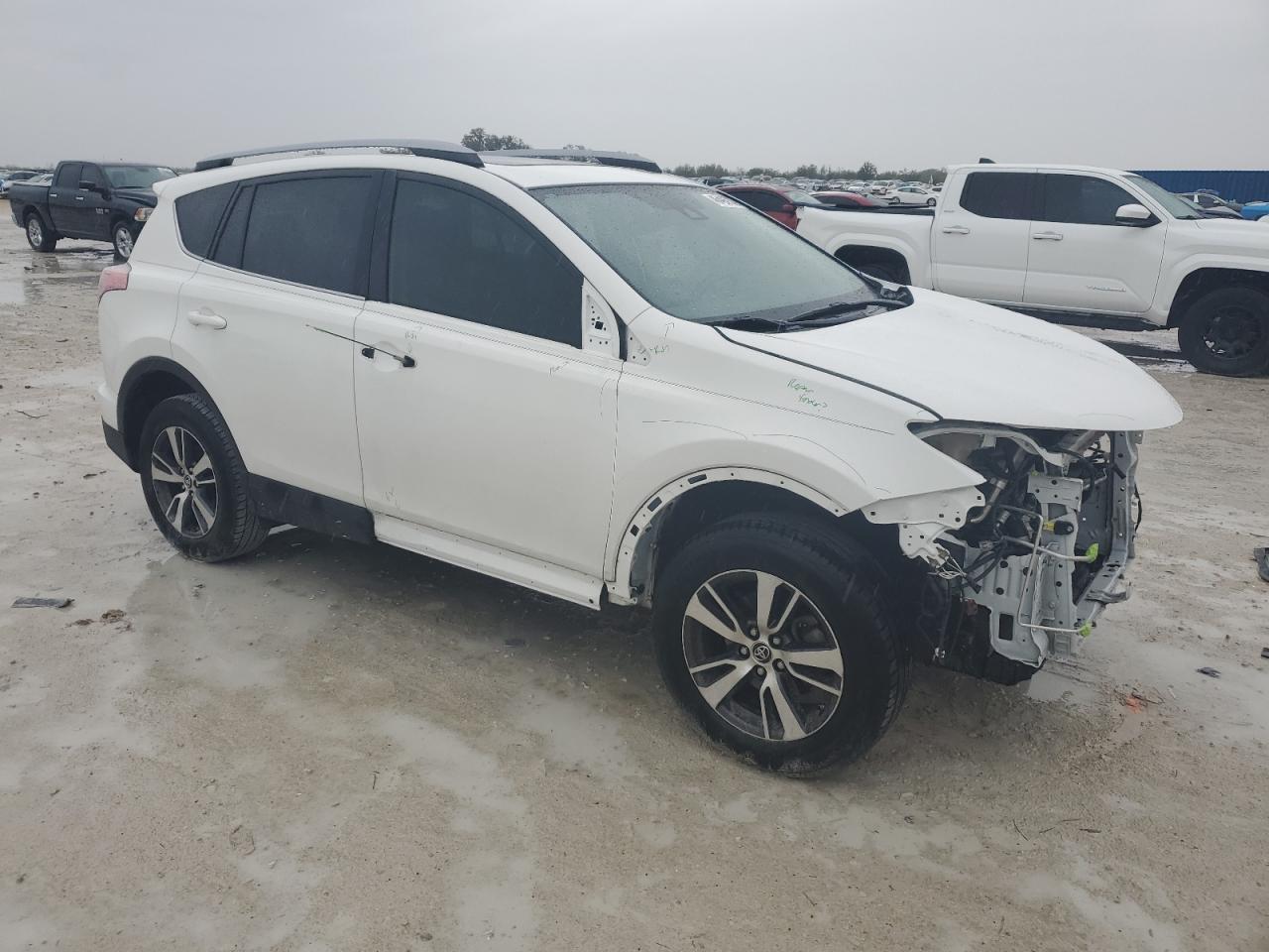2017 Toyota RAV 4 - Image 4